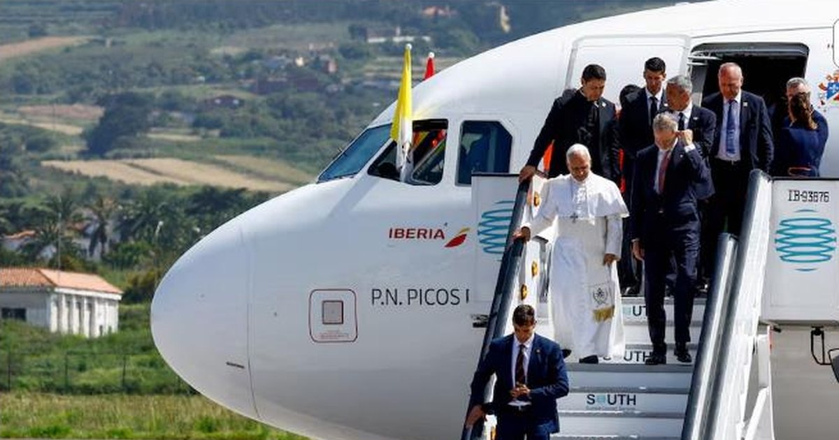 Papa Leon al XIV-lea și Regele Felipe al VI-lea pe aeroportul din Tenerife