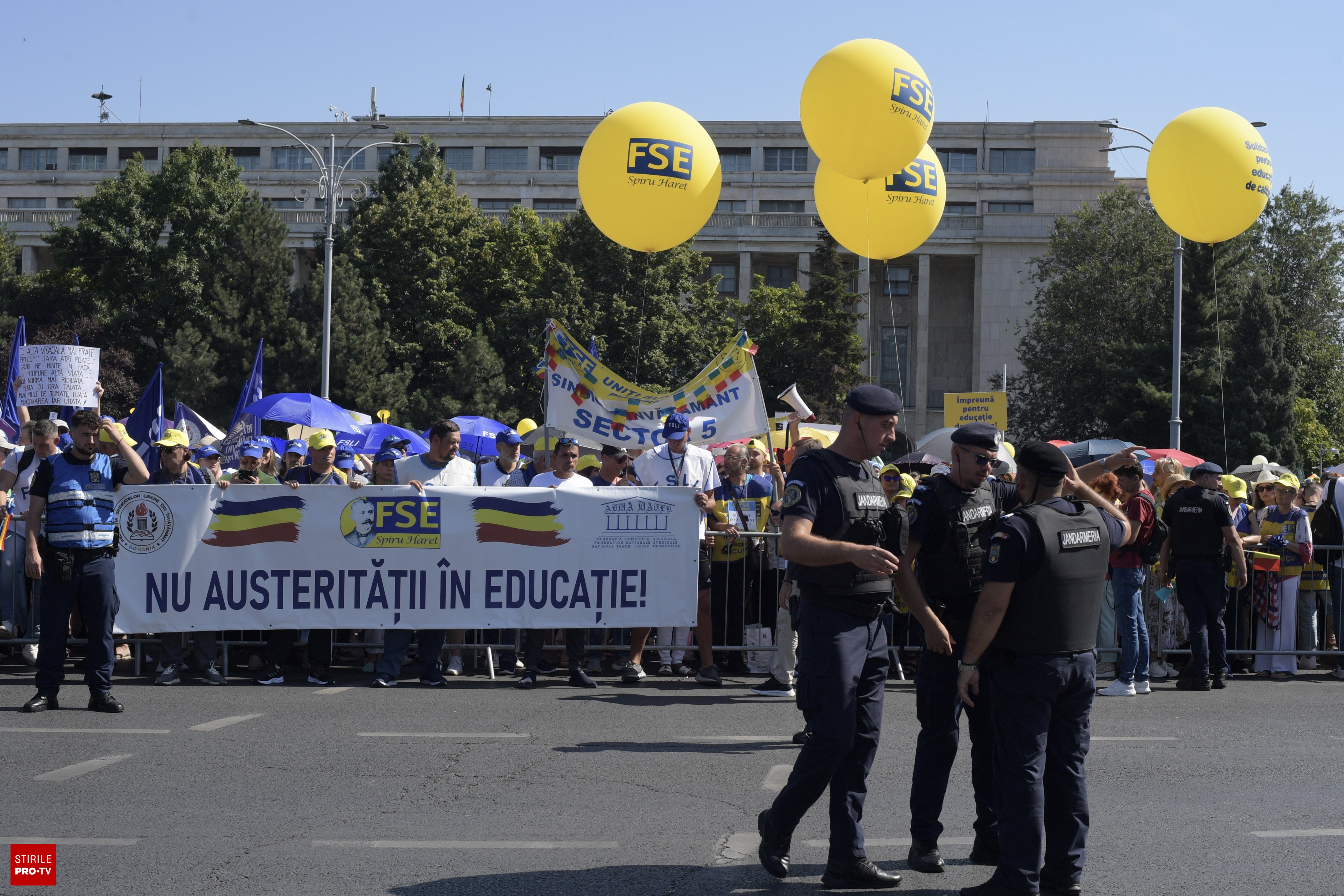 Protest al profesorilor în fața Guvernului