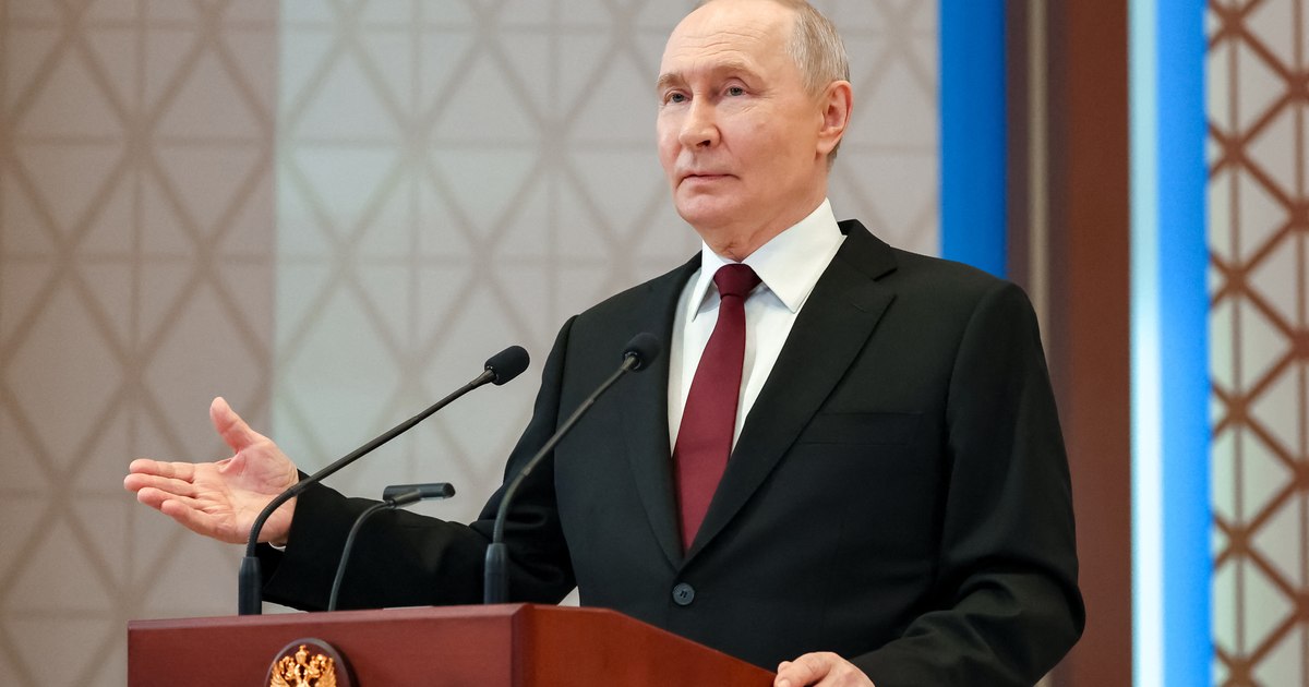 Vladimir Putin vorbind la forumul economic de la Sankt-Petersburg