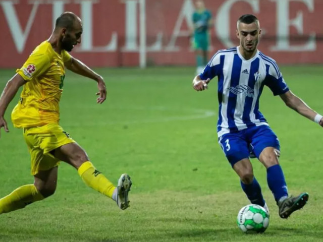 Andrija Raznatovic, fundașul stânga al echipei Sutjeska Niksic, în timpul unui meci
