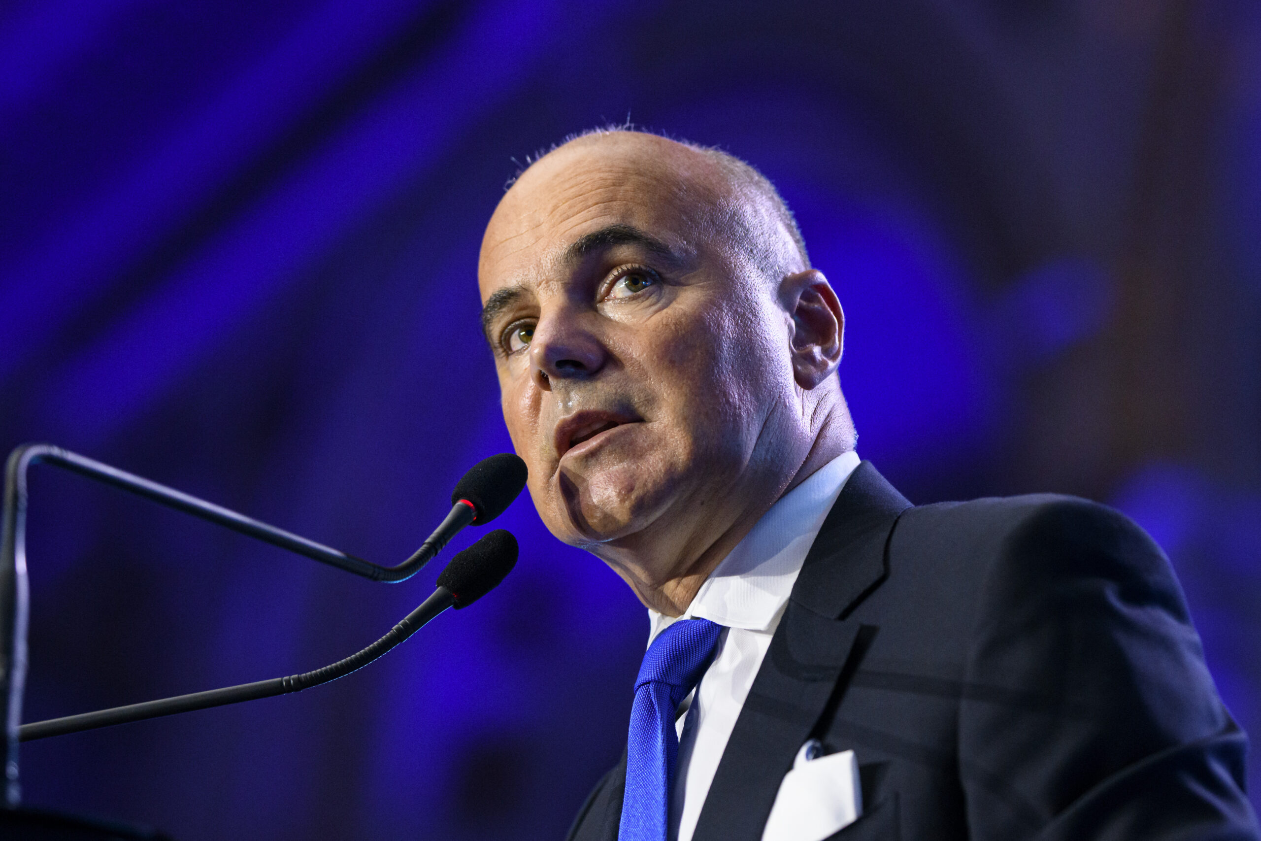 Rareș Bogdan vorbind în Parlamentul European