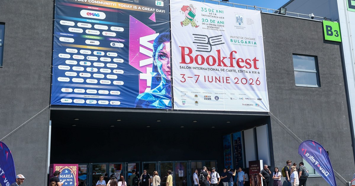 Vizitatori la standurile Bookfest 2026 la Romexpo