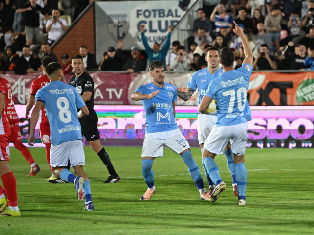 Remus Guțea sărbătorind promovarea cu FC Voluntari