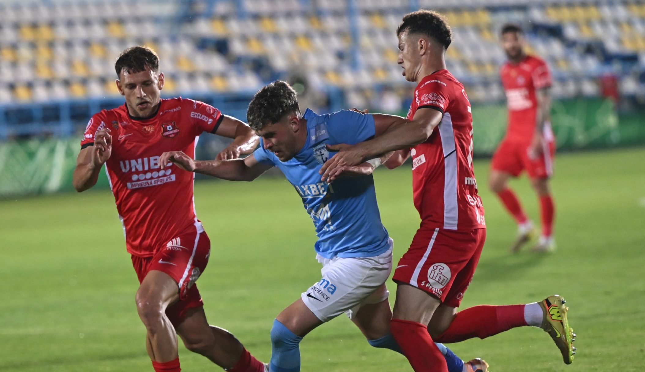 Remus Guțea sărbătorind promovarea cu FC Voluntari