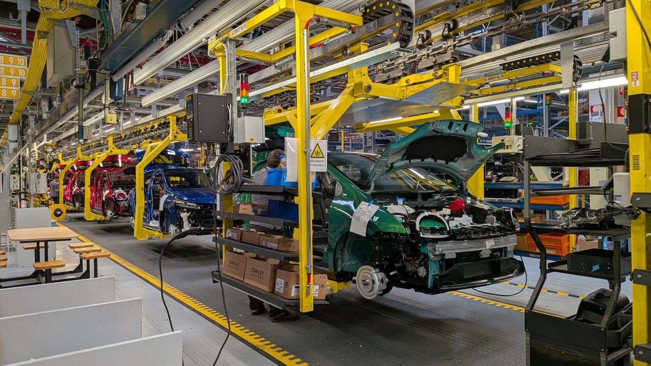 Renault, Volkswagen și Stellantis cer reglementări mai simple și subvenții pentru mașini „Made in Europe”