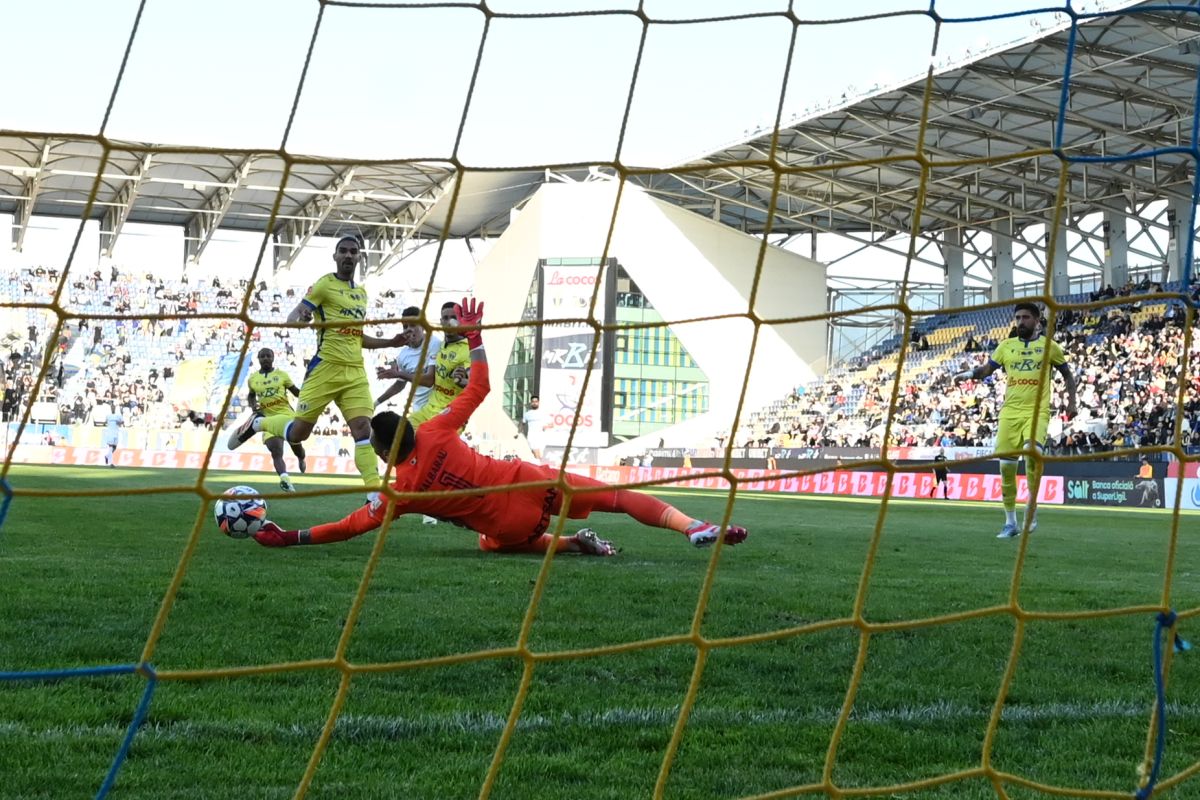 Ricardinho în timpul unui meci pentru Petrolul