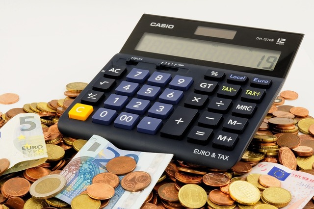 România, cel mai sever declin al producției de servicii din UE în martie, minus 3,9% față de 2025