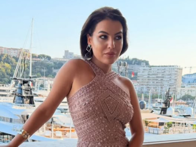 Romina Gingașu, soția lui Piero Ferrari, cumpără un apartament unei familii din Galați rămase fără casă după prăbușirea unei drone rusești
