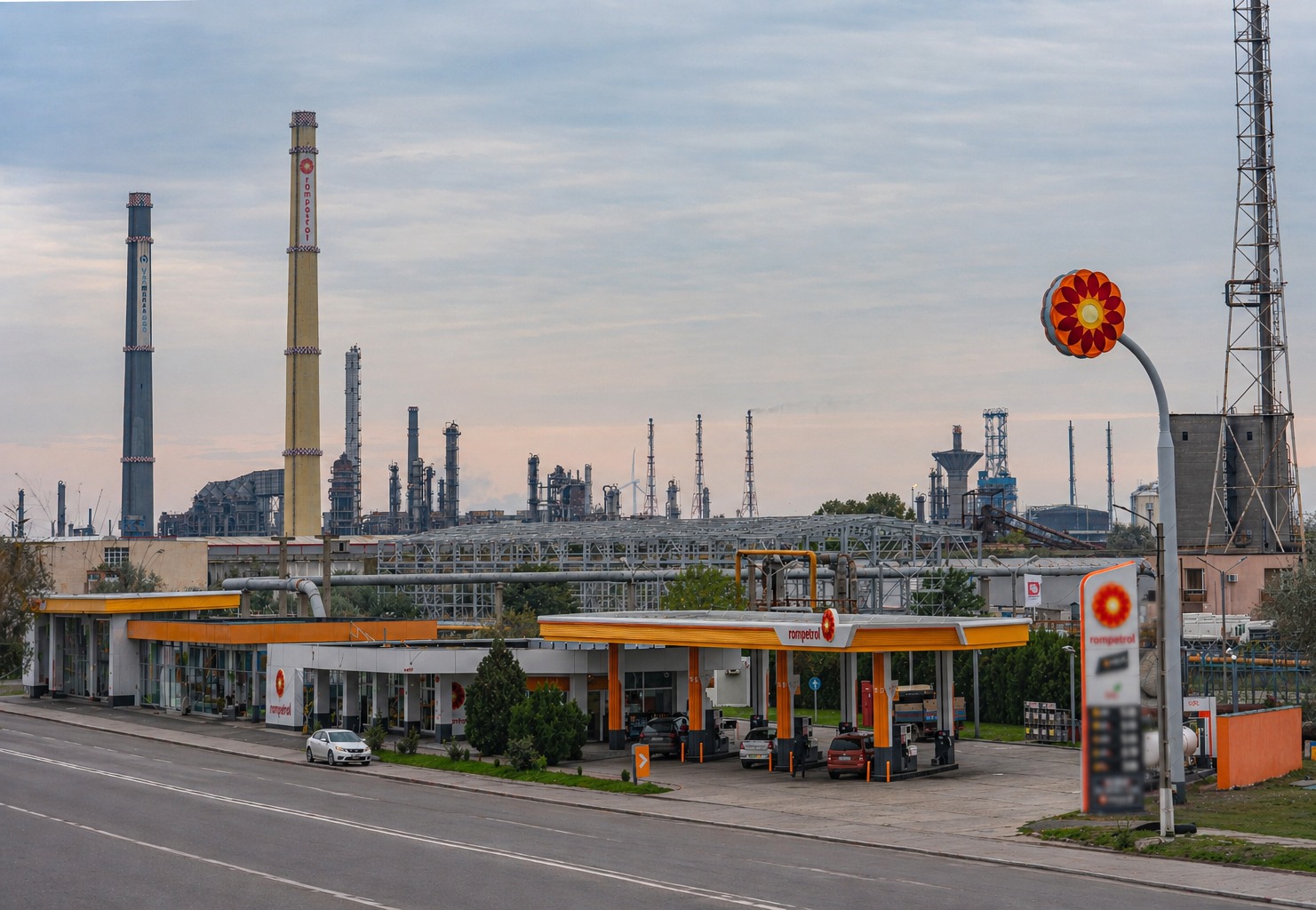 Stație de alimentare Rompetrol cu prețuri afișate