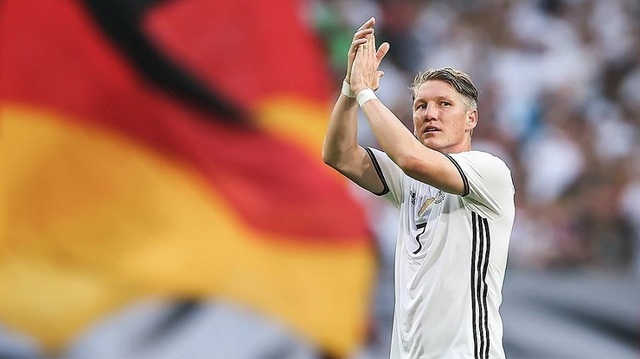 Bastian Schweinsteiger în timpul unei emisiuni sportive la ARD