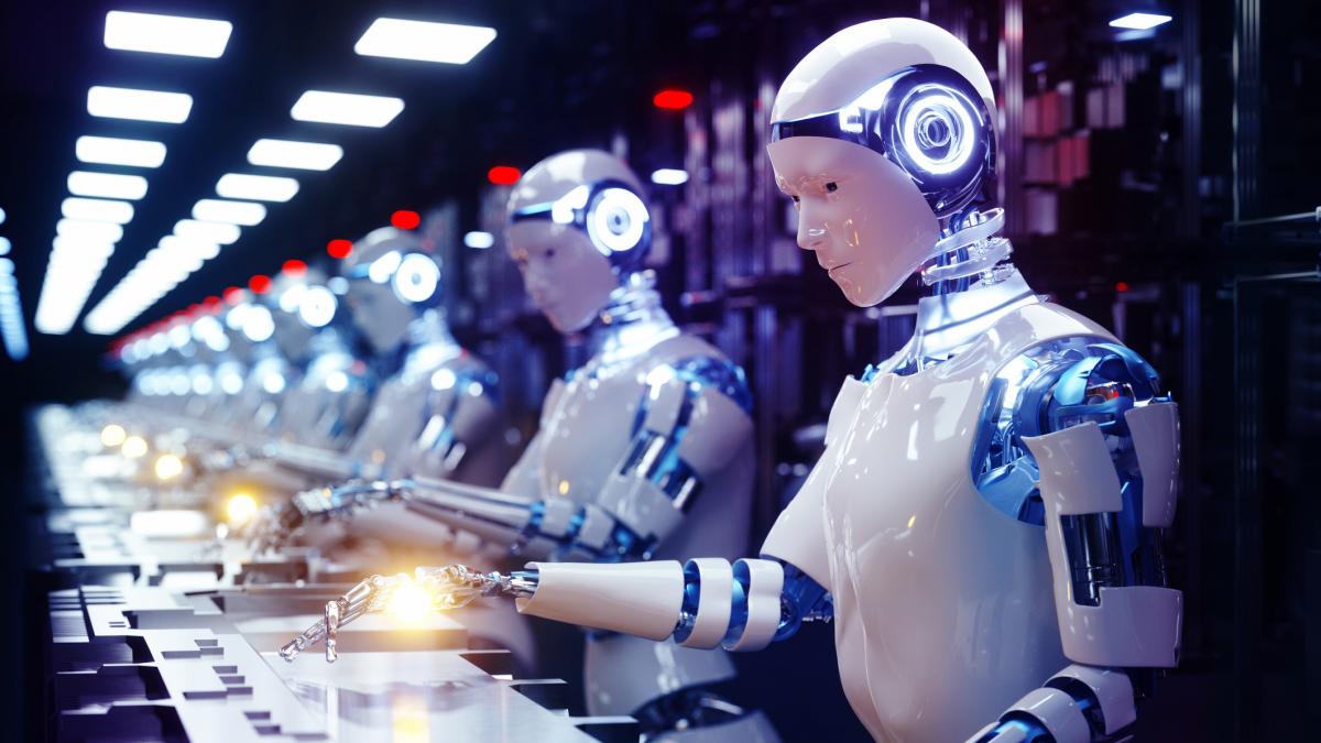 Robot livrând un colet într-un oraș chinez