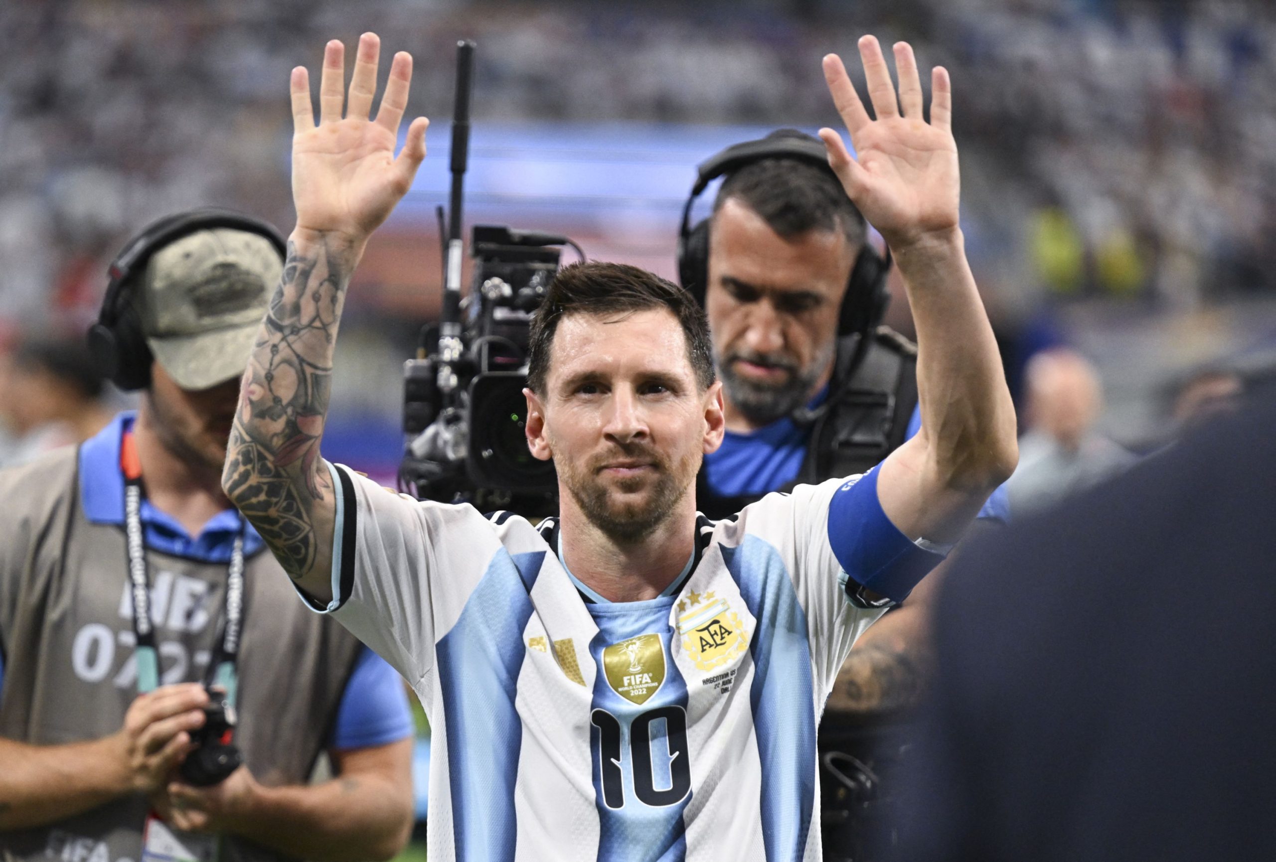 Lionel Messi sărbătorind un gol în meciul Argentina - Austria