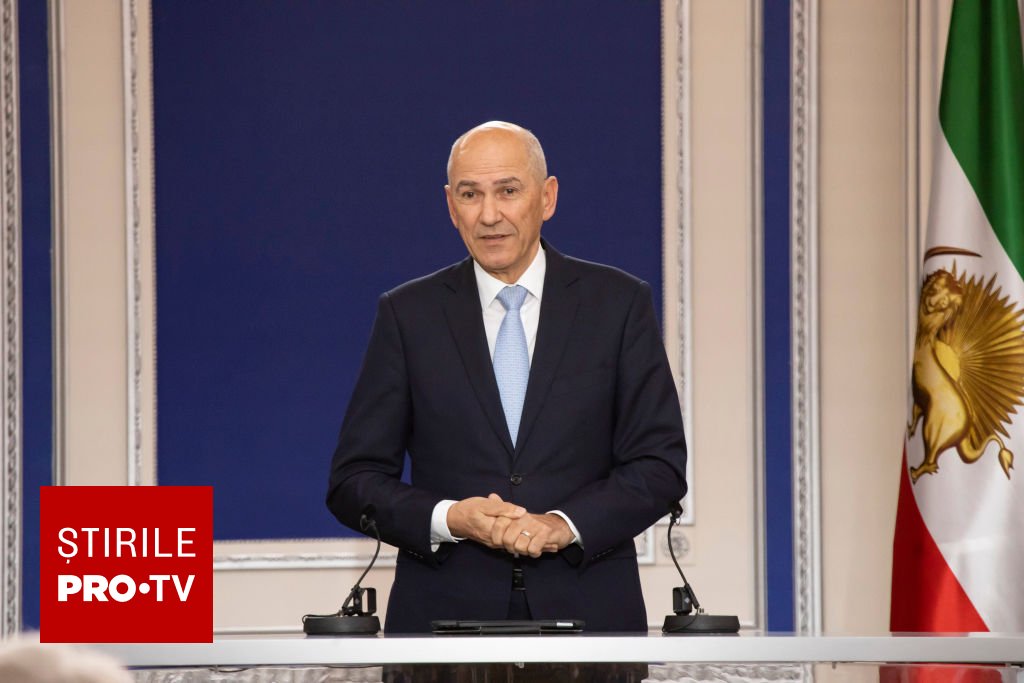 Janez Jansa, noul premier al Sloveniei, vorbind în parlament