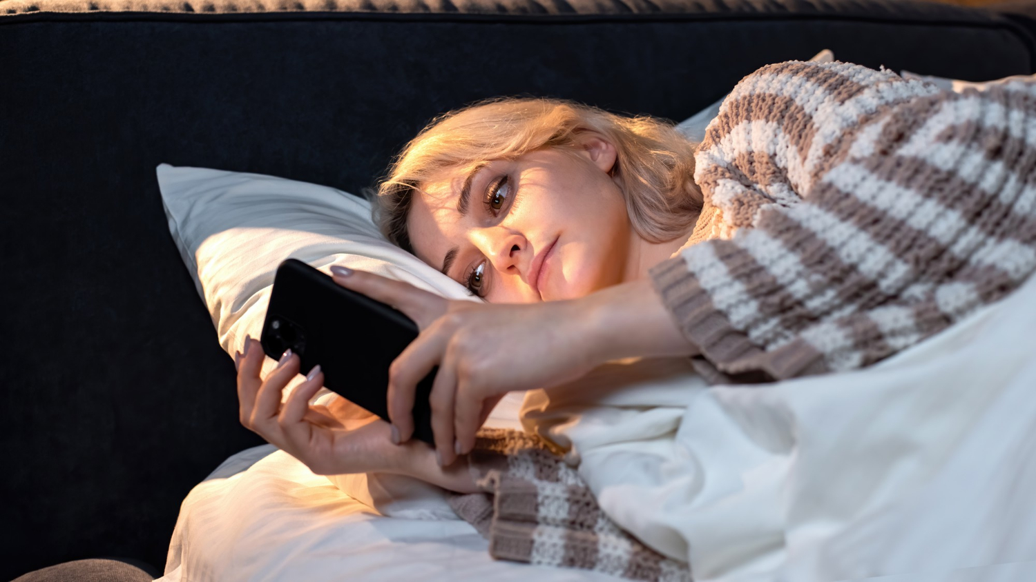 Smartphone-ul, principalul inamic al intimității în cuplu, avertizează un psihoterapeut