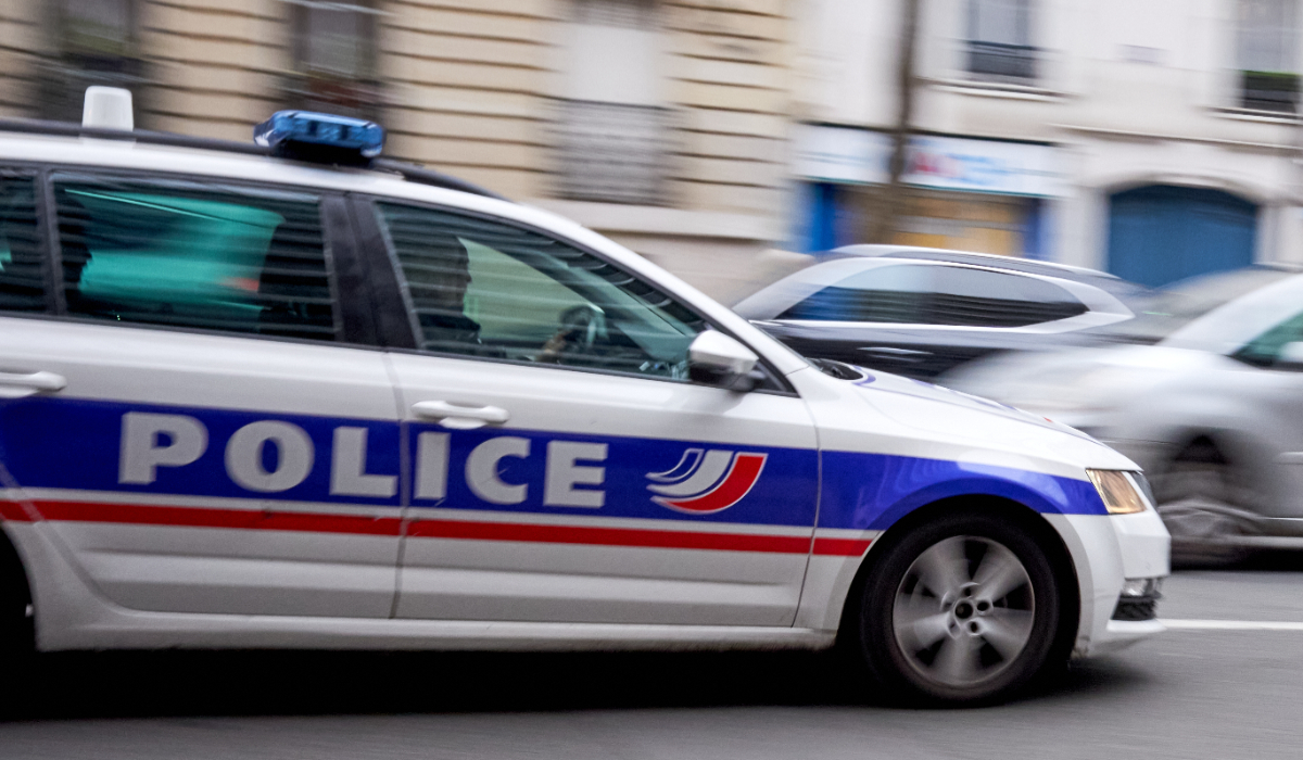 Șofer român de 23 de ani, împușcat de poliție în Franța după o urmărire. Doi agenți, în stare de șoc
