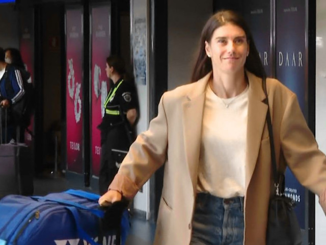 Sorana Cîrstea la revenirea în București după Roland Garros