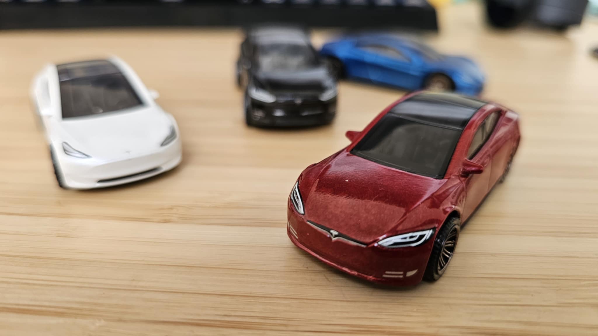 Suedia blochează Tesla FSD în Europa din cauza funcției de depășire a vitezei legale