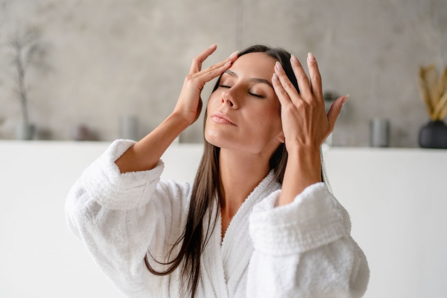 Produse pentru refacerea barierei pielii: ceramide, niacinamide, SPF