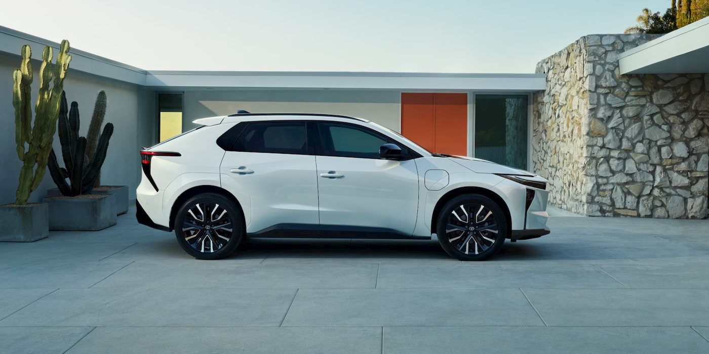 Toyota renunță la dezvoltarea sedanului electric Lexus LF-ZC, deși vânzările de EV-uri cresc