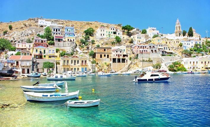 Turcia vs Grecia: 1,5 milioane de turiști turci invadează insulele elene, în timp ce grecii evită Turcia din cauza prețurilor mari