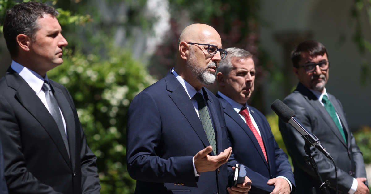 Senatorul UDMR Turos Lorand la o conferință de presă