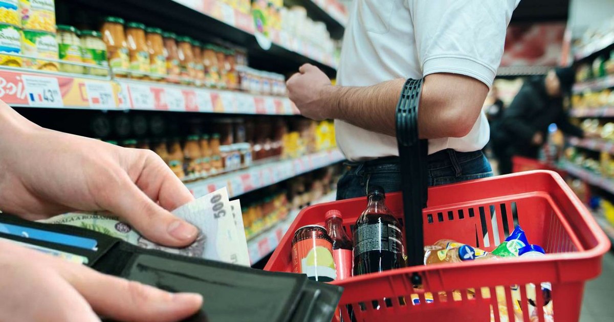Grafic cu scăderea vânzărilor retail în România