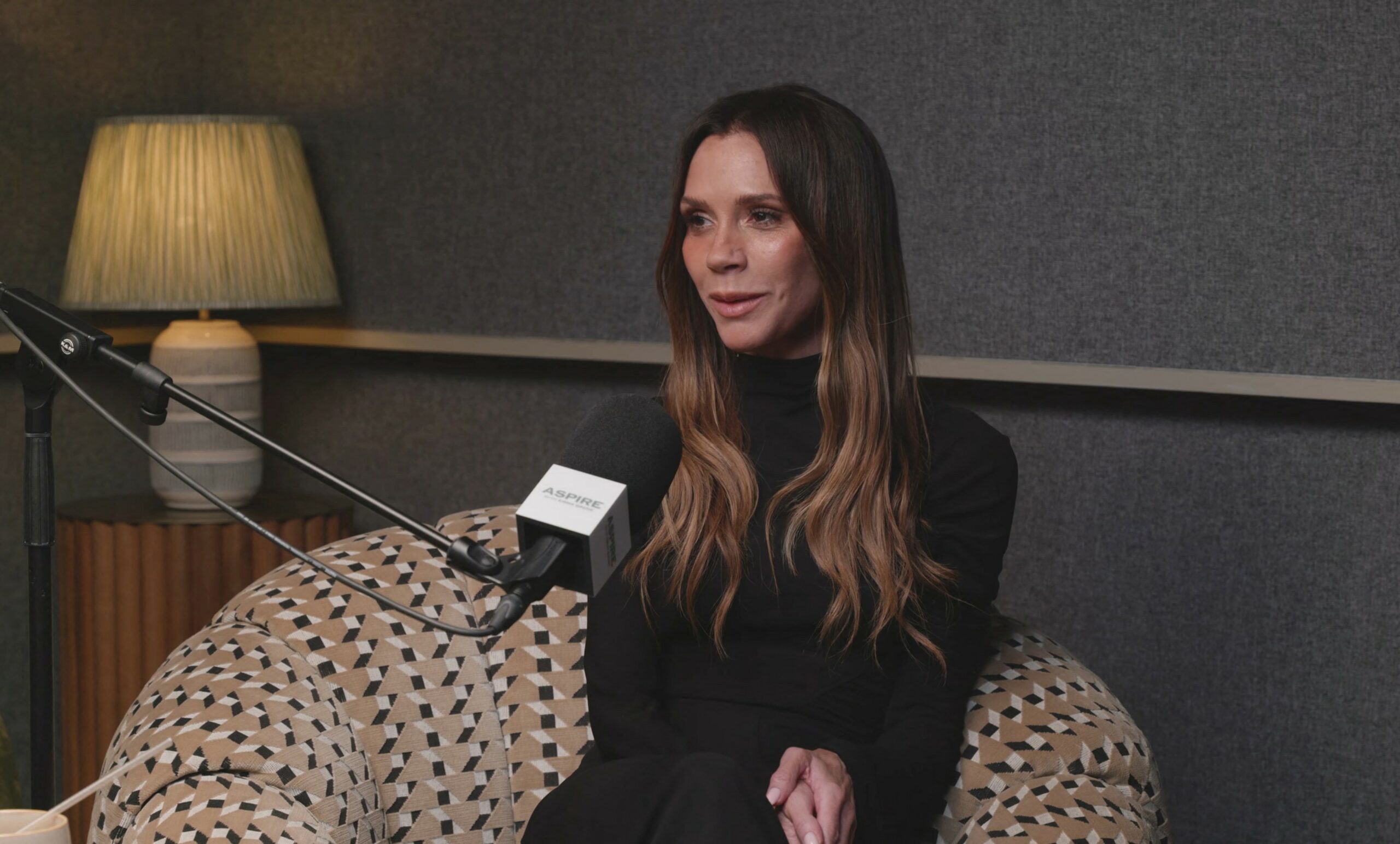 Victoria Beckham cu un prosop pe cap