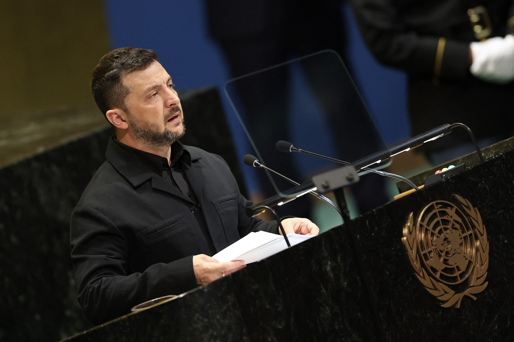 Volodimir Zelenski în timpul unui discurs