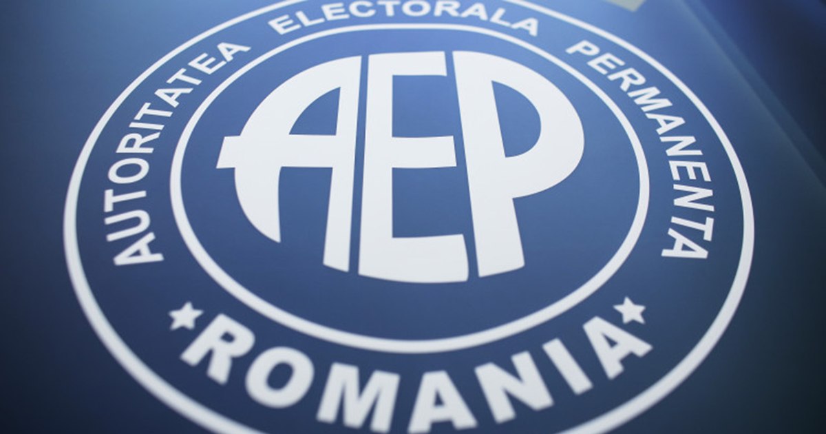 Adrian Țuțuianu, președintele AEP, în timpul unei conferințe de presă