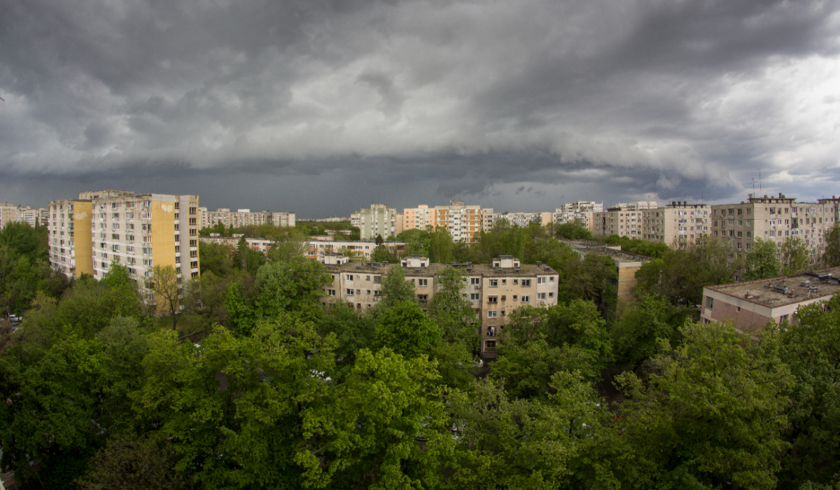 ANM: Cod galben de furtuni în București și în mare parte a țării pe 8 iulie