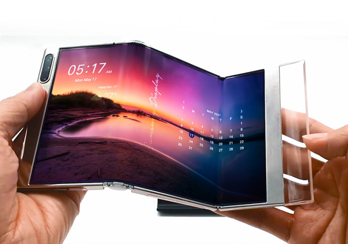 Apple intră pe piața telefoanelor pliabile în 2026, estimând o creștere de 24% a livrărilor de panouri