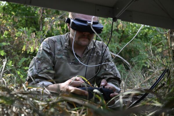 Drone ucrainene lovesc regiunea Leningrad și Sankt Petersburg