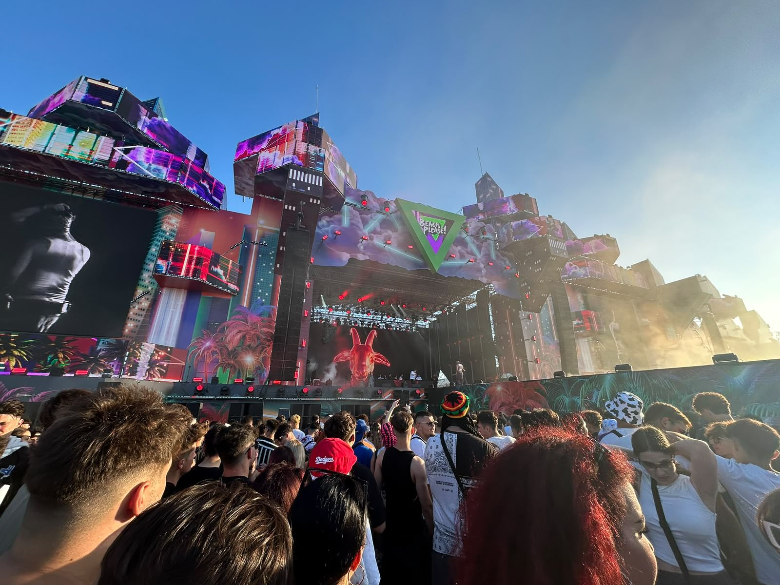 Afisul festivalului Beach Please 2026 cu artiști anunțați