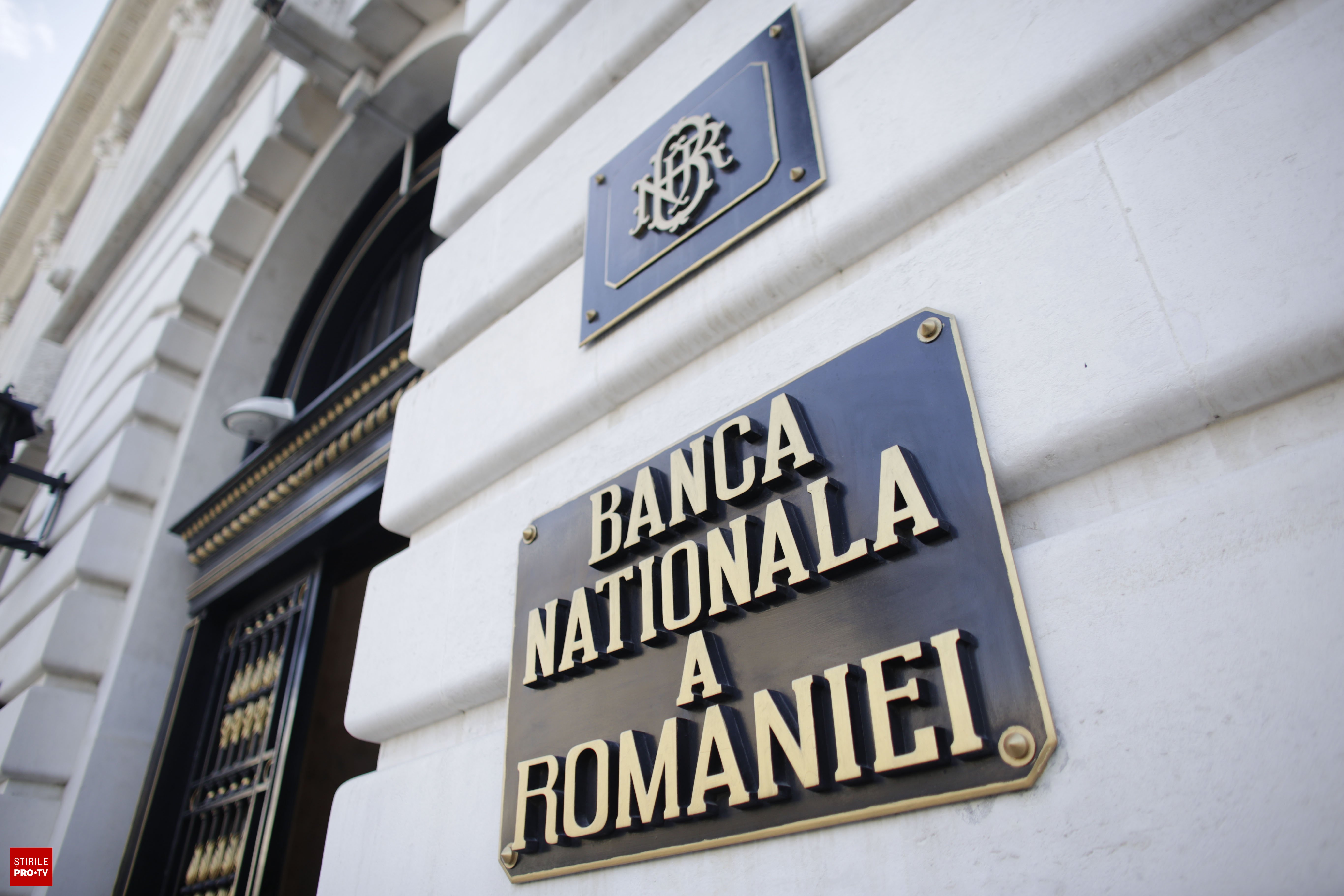 Monedă de argint de 10 lei emisă de BNR pentru 150 de ani ai Crucii Roșii Române