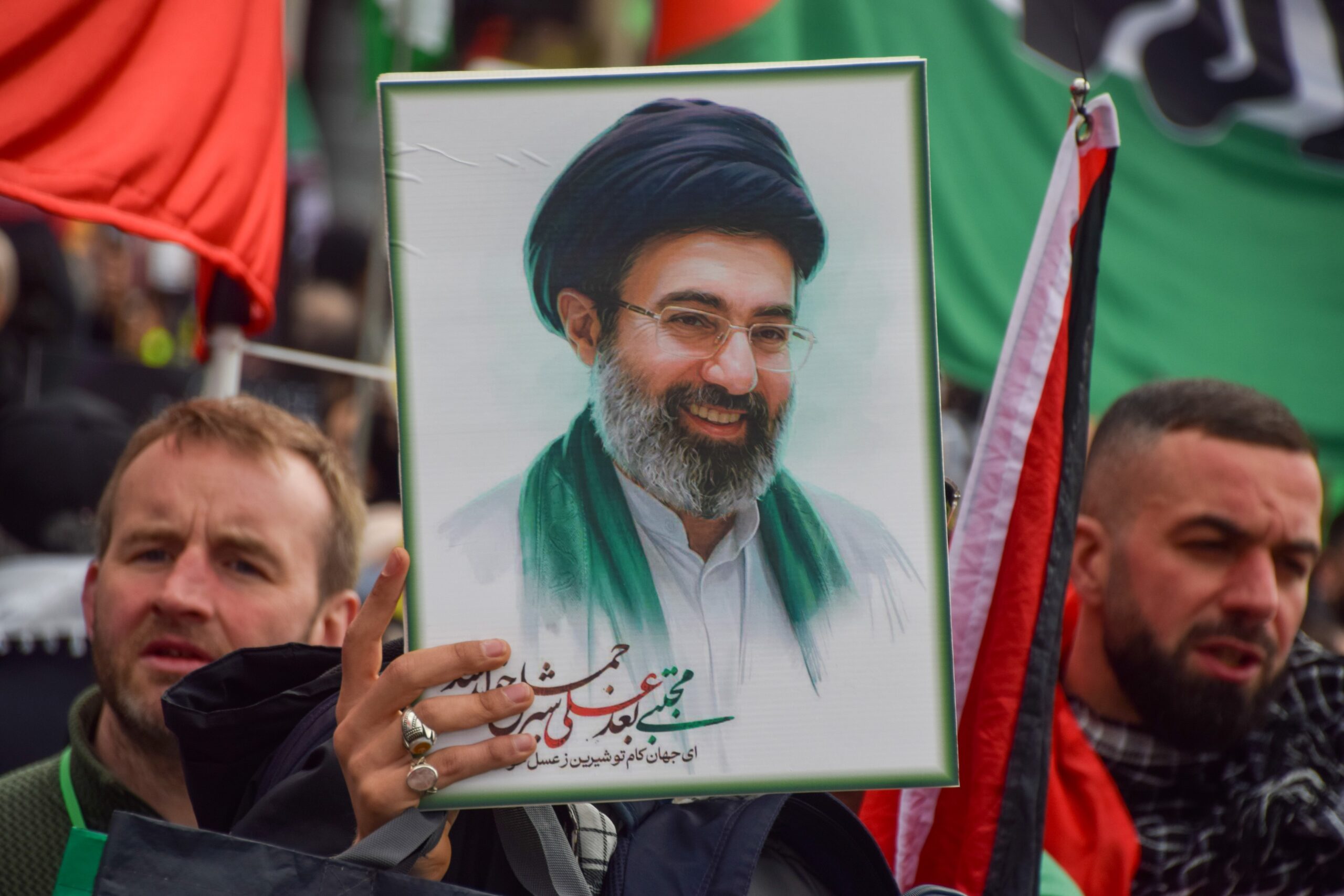 Mulțime adunată la funeraliile liderului suprem al Iranului, Ali Khamenei