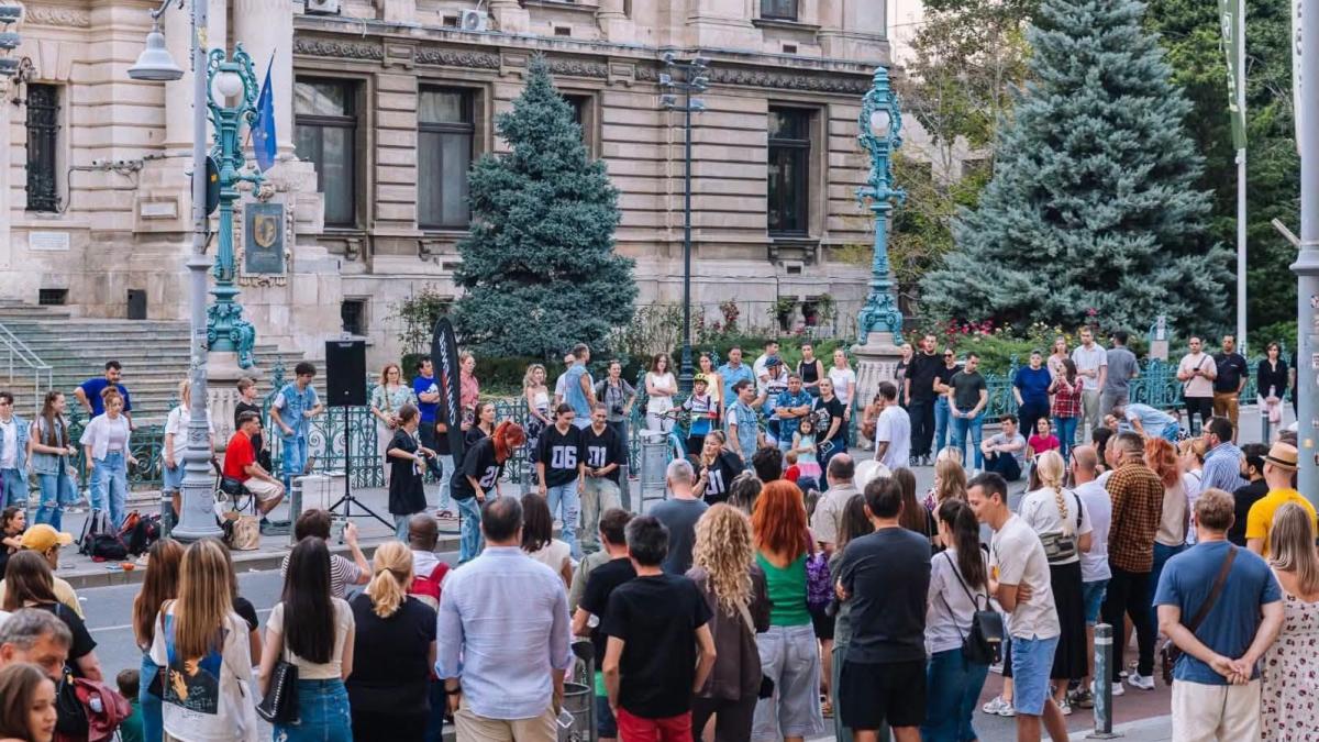 Expoziție de automobile Trabant pe Calea Victoriei