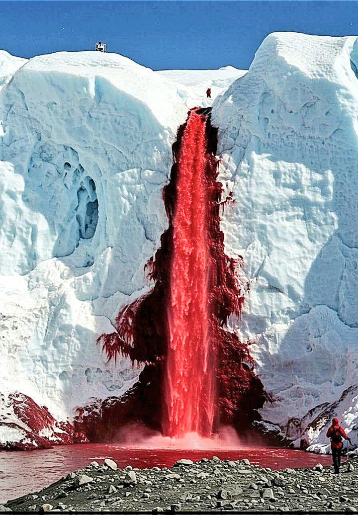 Cascadele Sângelui (Blood Falls) pe Ghețarul Taylor, Antarctica