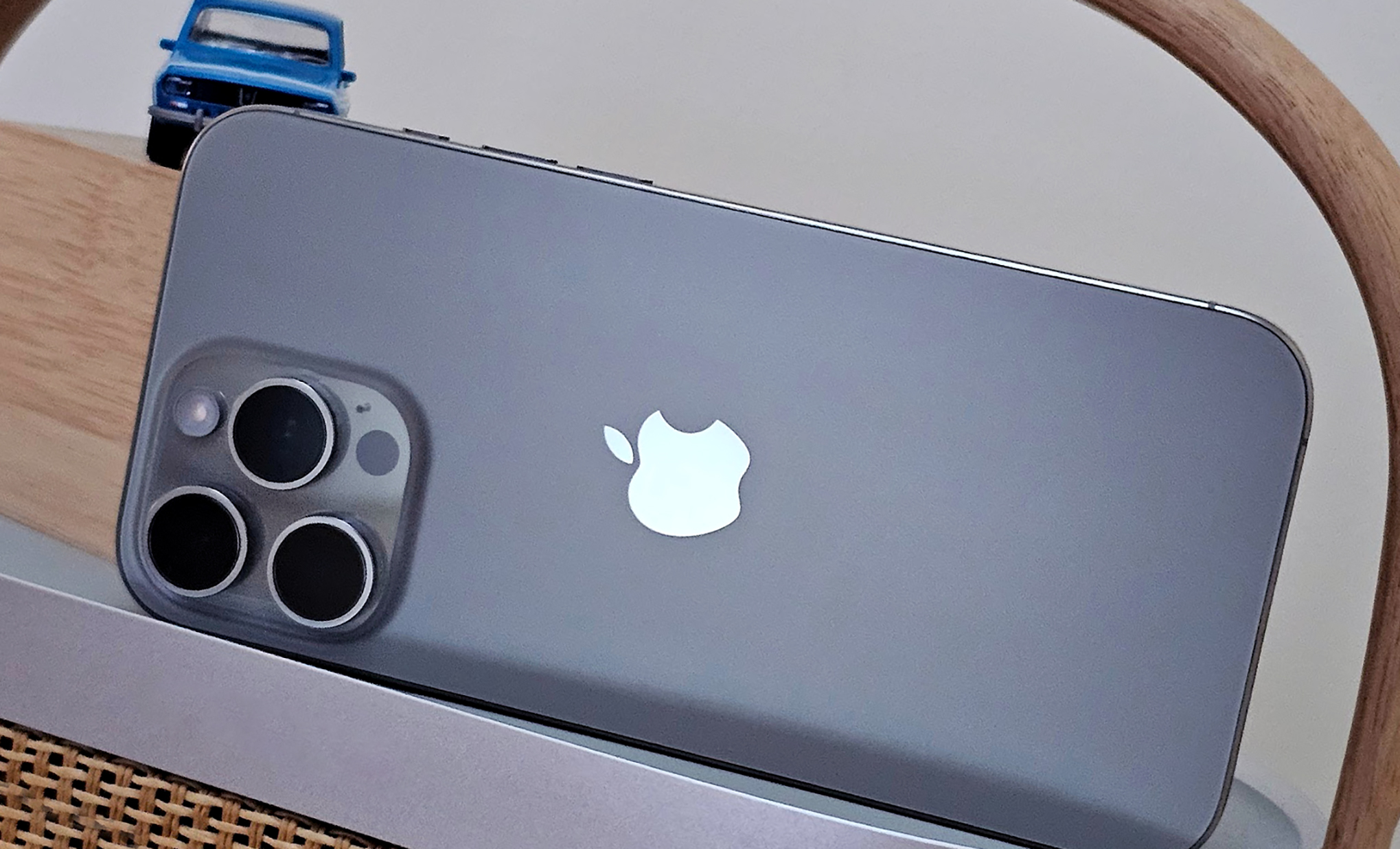 iPhone 18 și iPhone 18e ar putea primi 9GB RAM pentru funcții AI