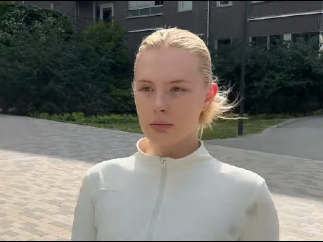 Julia Grop, model suedez care îl imită pe Erling Haaland