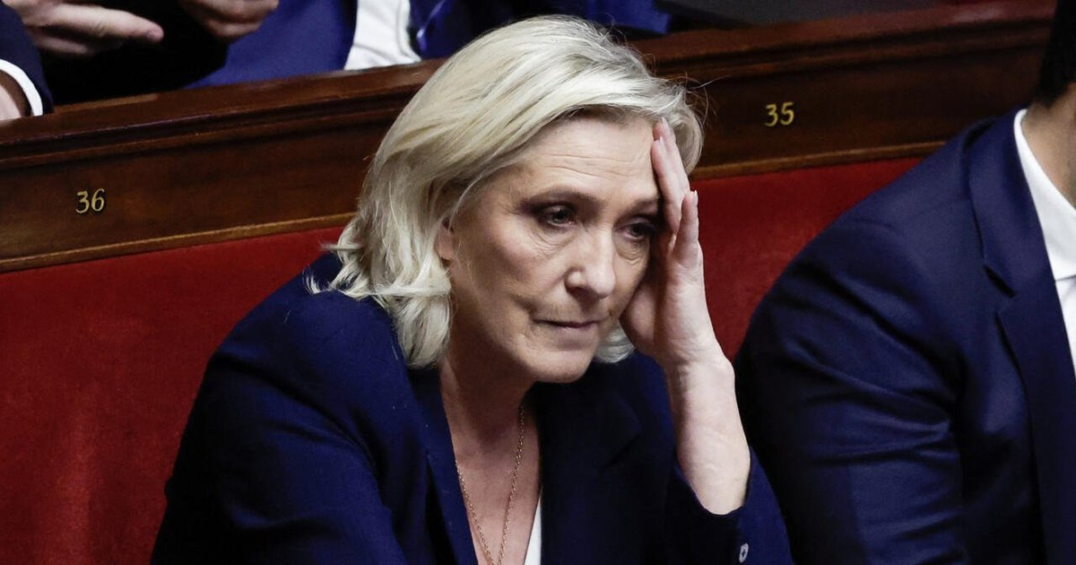 Marine Le Pen la o conferință de presă