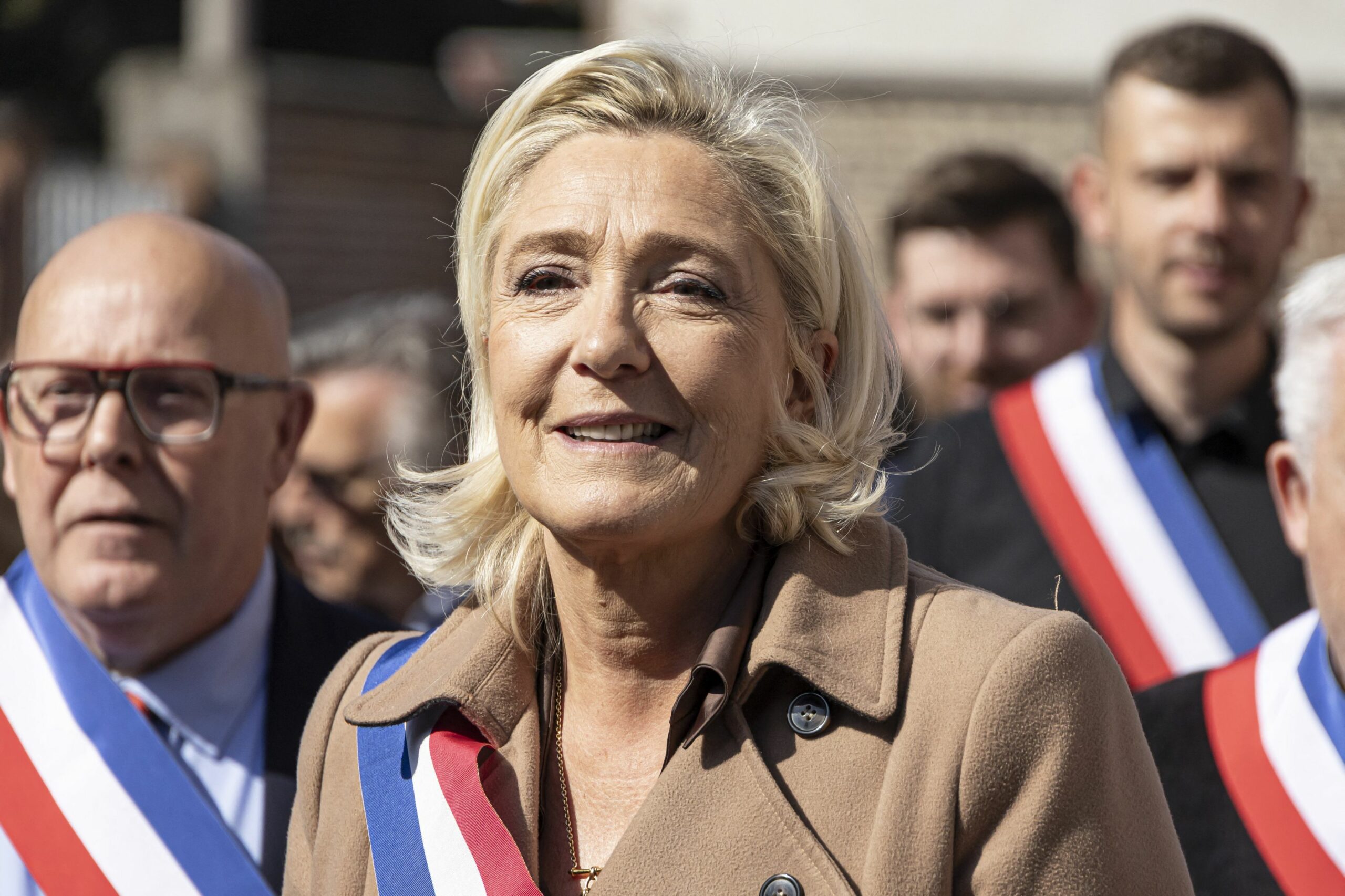 Marine Le Pen la o conferință de presă