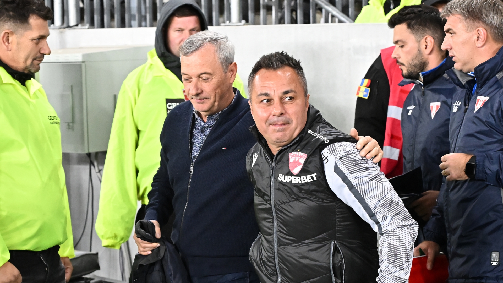 Mircea Rednic în timpul unui meci