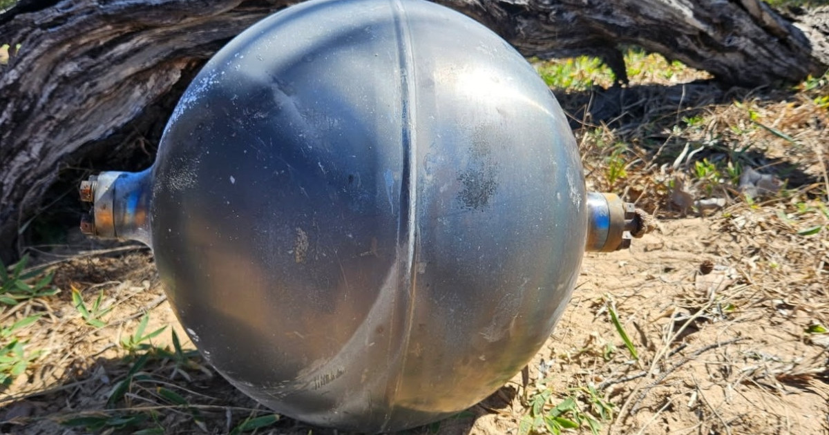Sfere misterioase pe o plajă din Australia