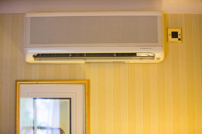 Prețul energiei electrice în Grecia a crescut cu peste 50% din cauza caniculei