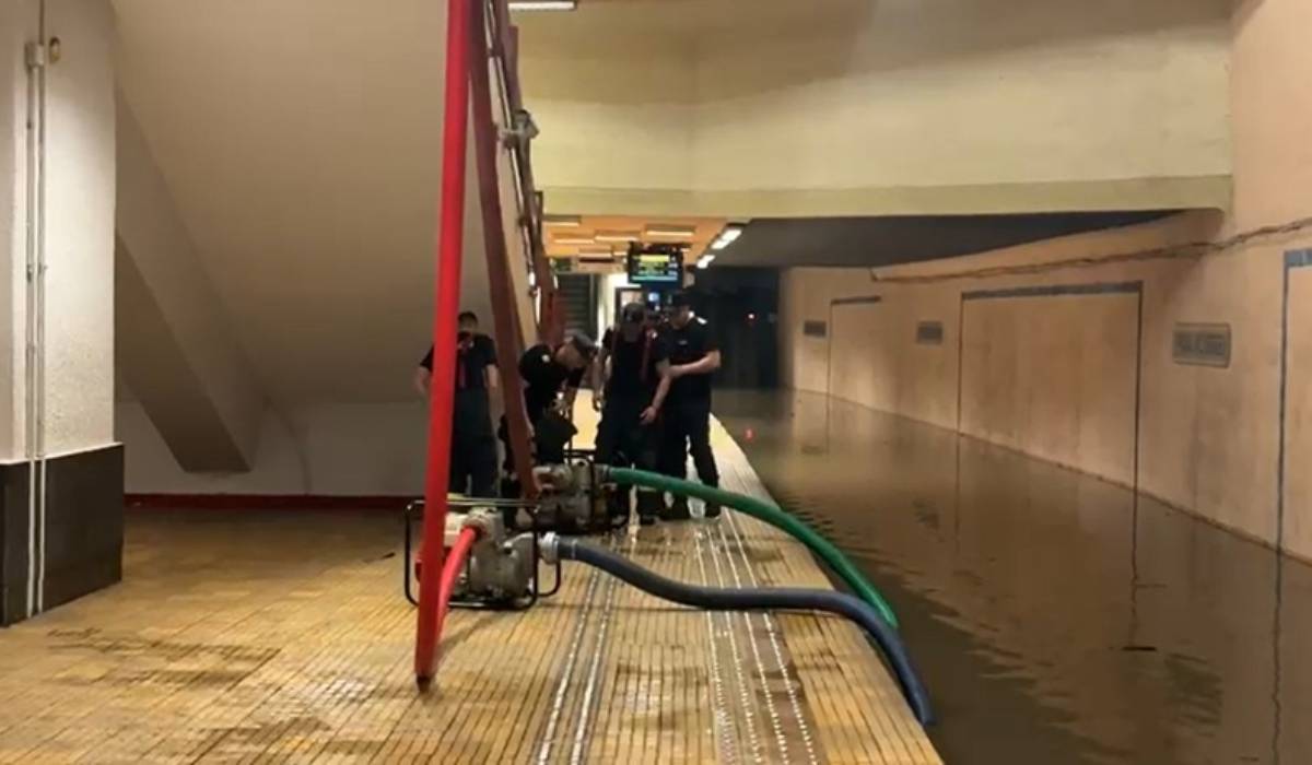 Stația de metrou Piața Victoriei 2 inundată
