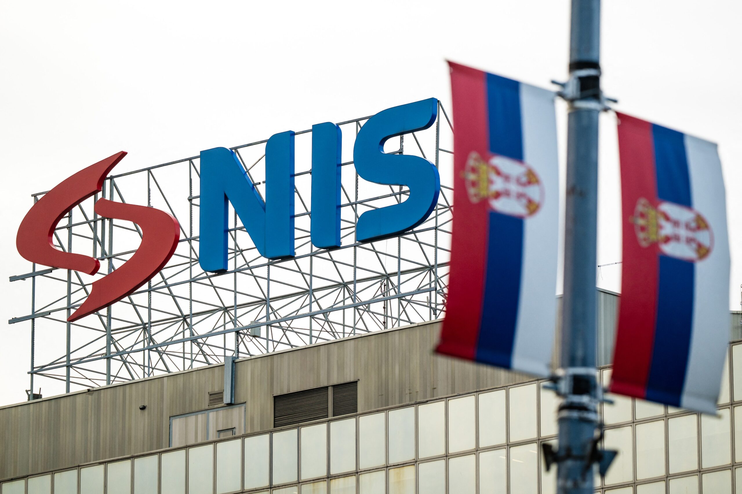Sediul companiei petroliere NIS din Serbia