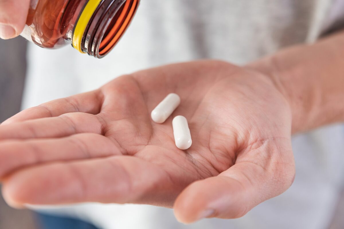 Suplimente pentru dureri articulare: colagen, curcumină, boswellia și omega-3, ce spun studiile