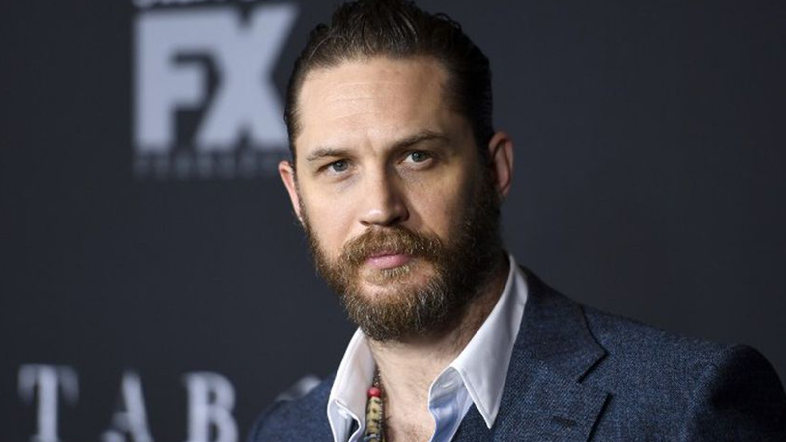 Tom Hardy în rolul Harry Da Souza din serialul MobLand