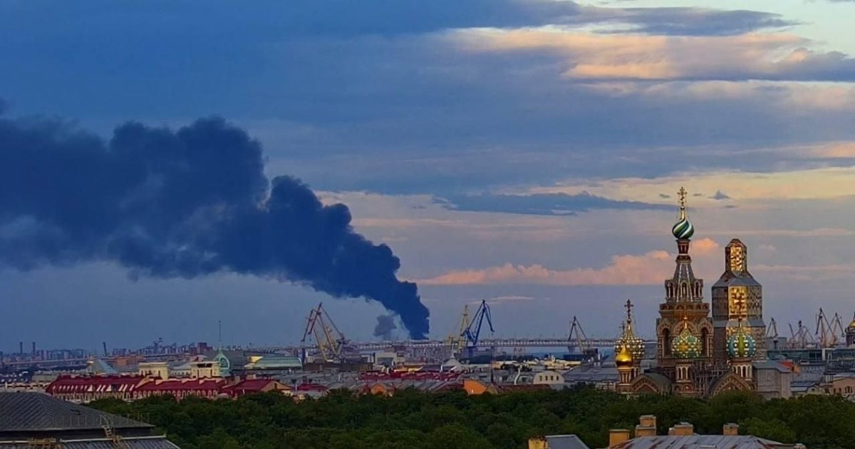 Ucraina atacă cu drone porturi petroliere rusești în apropiere de Sankt Petersburg