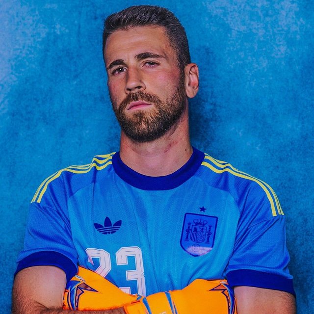 Unai Simon, portarul Spaniei, sărbătorind după un meci